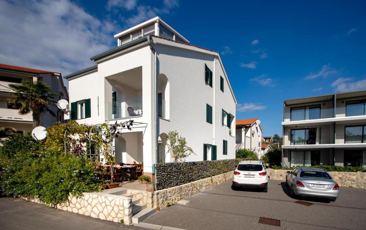 Apartments Lazaric Лопар Екстериор снимка