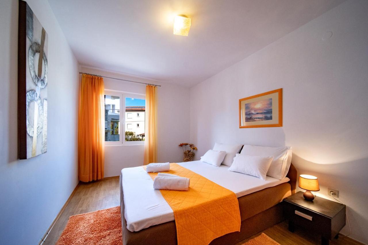 Apartments Lazaric Лопар Екстериор снимка