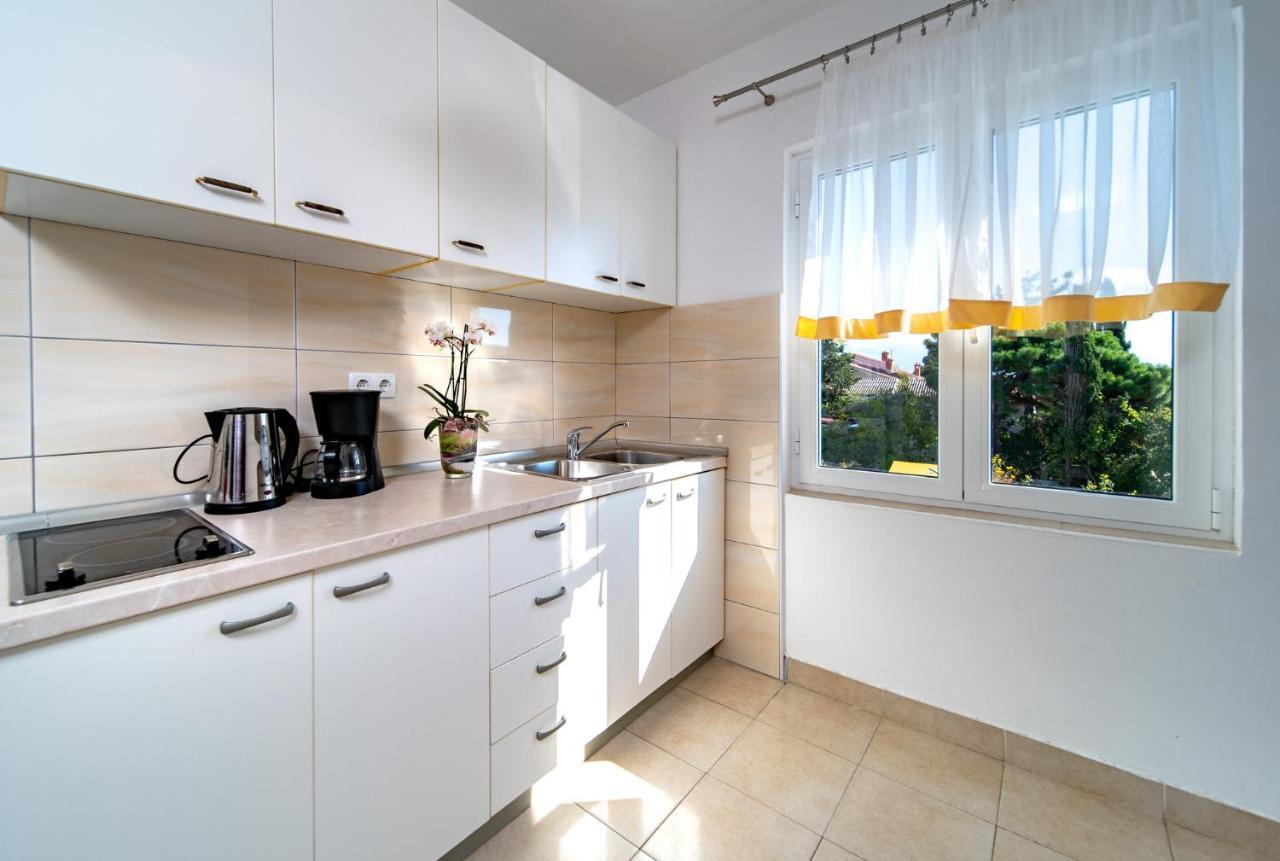 Apartments Lazaric Лопар Екстериор снимка