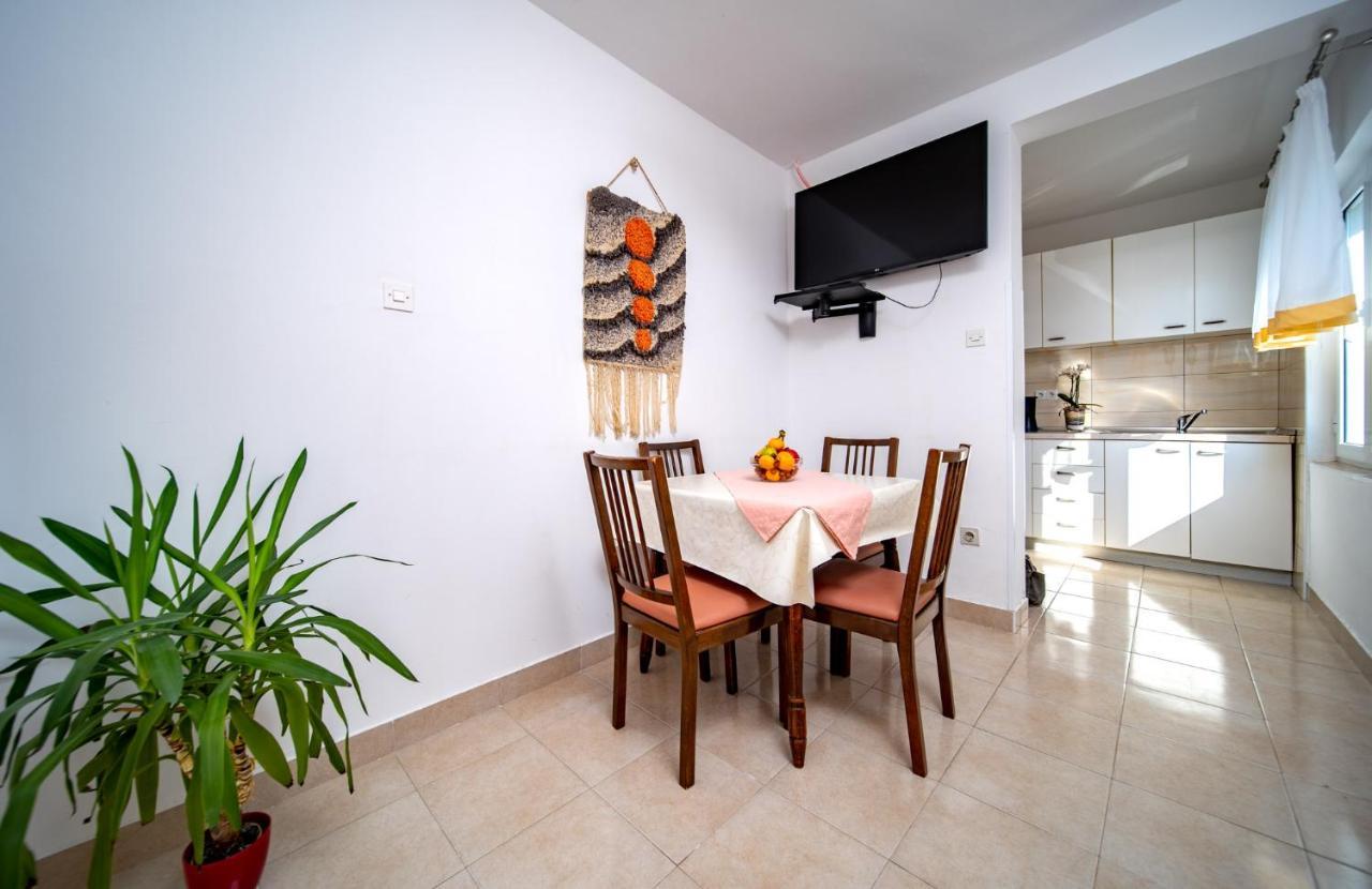 Apartments Lazaric Лопар Екстериор снимка