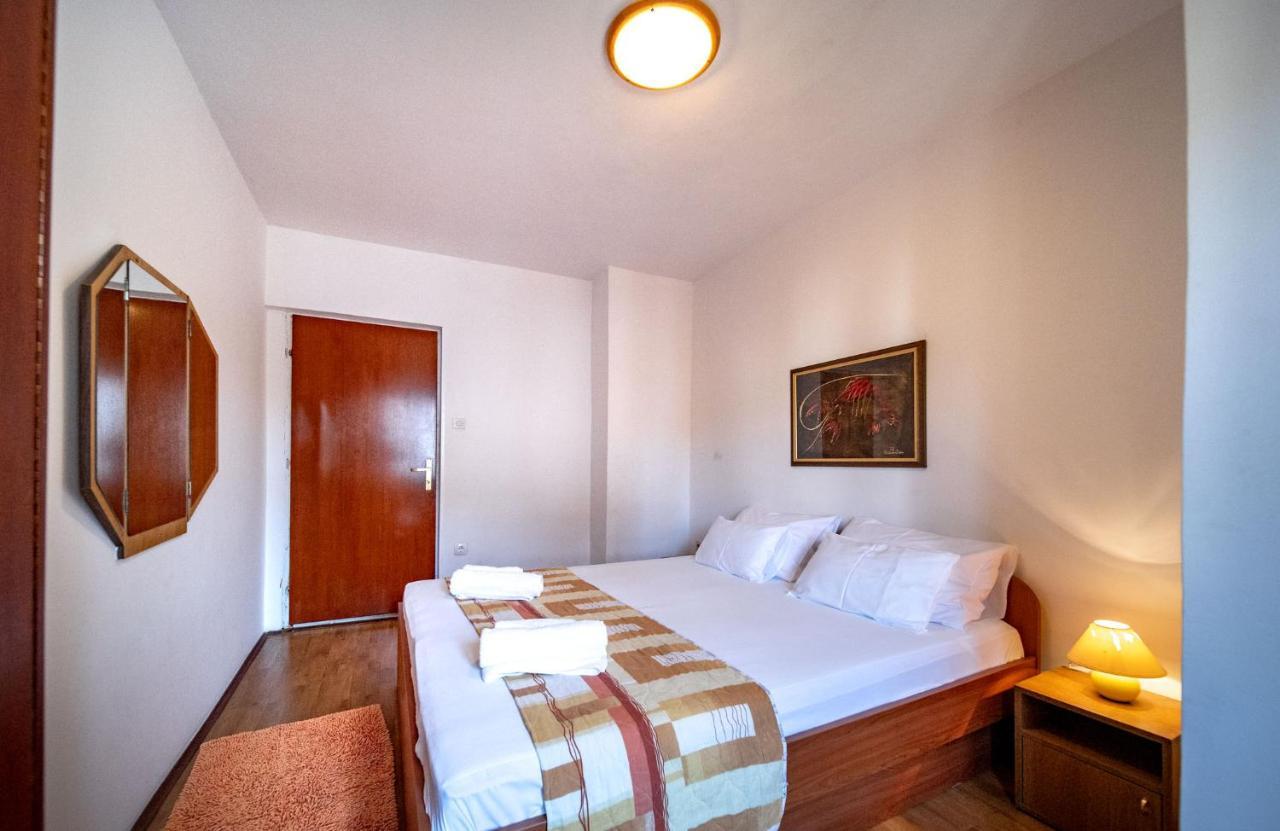 Apartments Lazaric Лопар Екстериор снимка